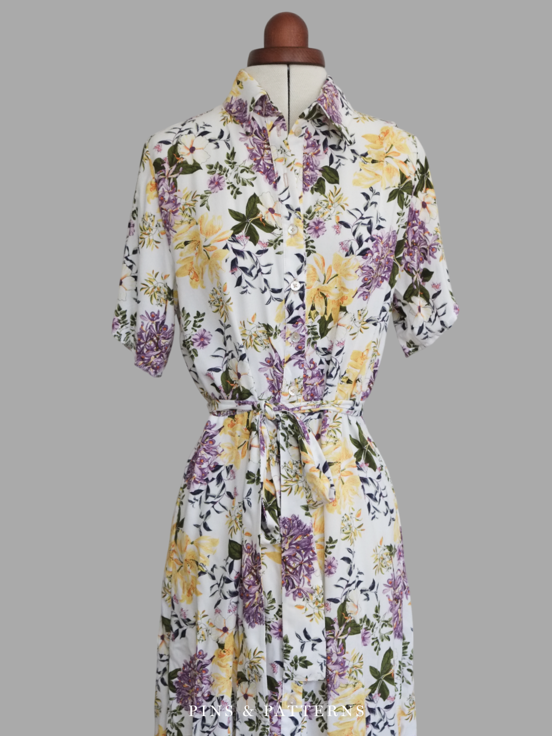 Lockeres Midikleid Vorderansicht